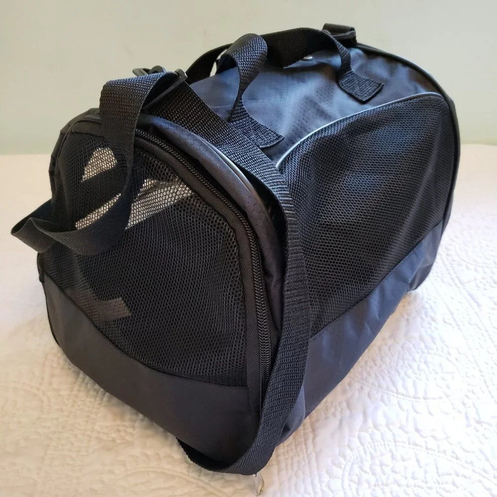 NWOT Pet Carrier Approximate Measurements: L 12